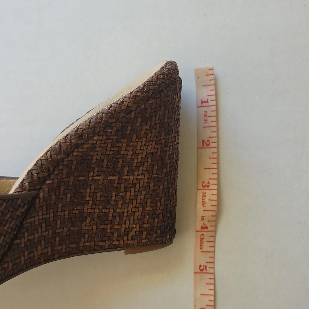 🌸Veronica Beard Brown Woven Wedges‎ 7